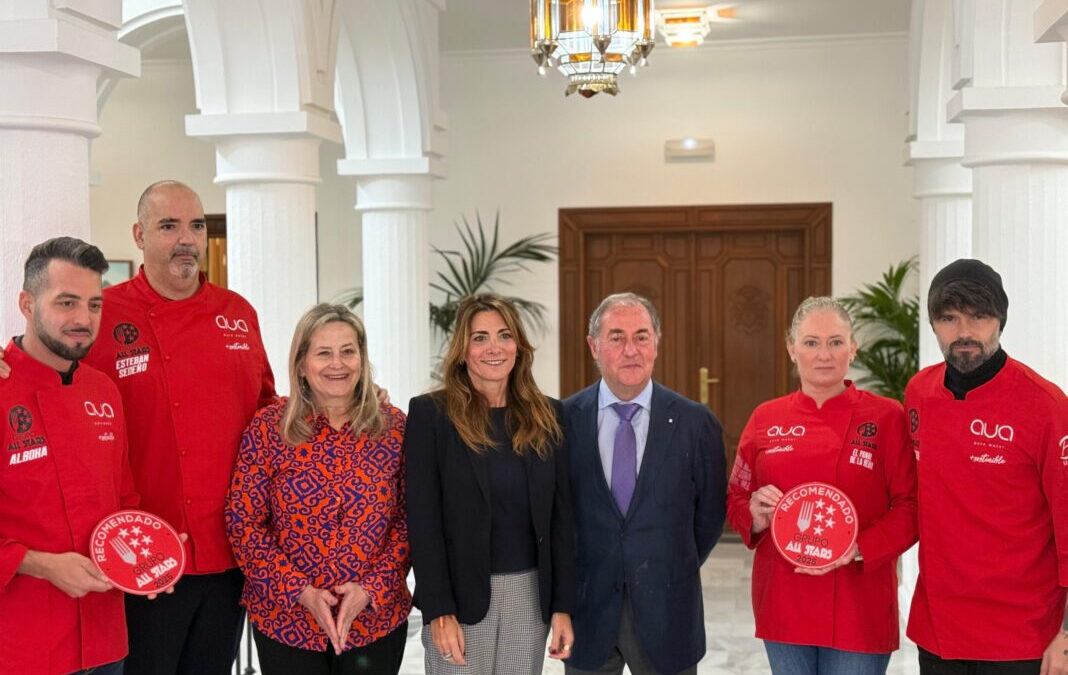 Los restaurantes Alboka en Mijas pueblo y El Panal de la Reina de las Lagunas reciben la placa de Restaurante Recomendado All Stars